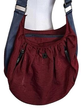 Brooklyn Industries Burgundy Canvas Crescent Shoulder Bag Blue Strap Boho